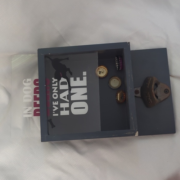 WALL MOUNTED OPENER WITH CAP COLLECTOR - Picture 5 of 6